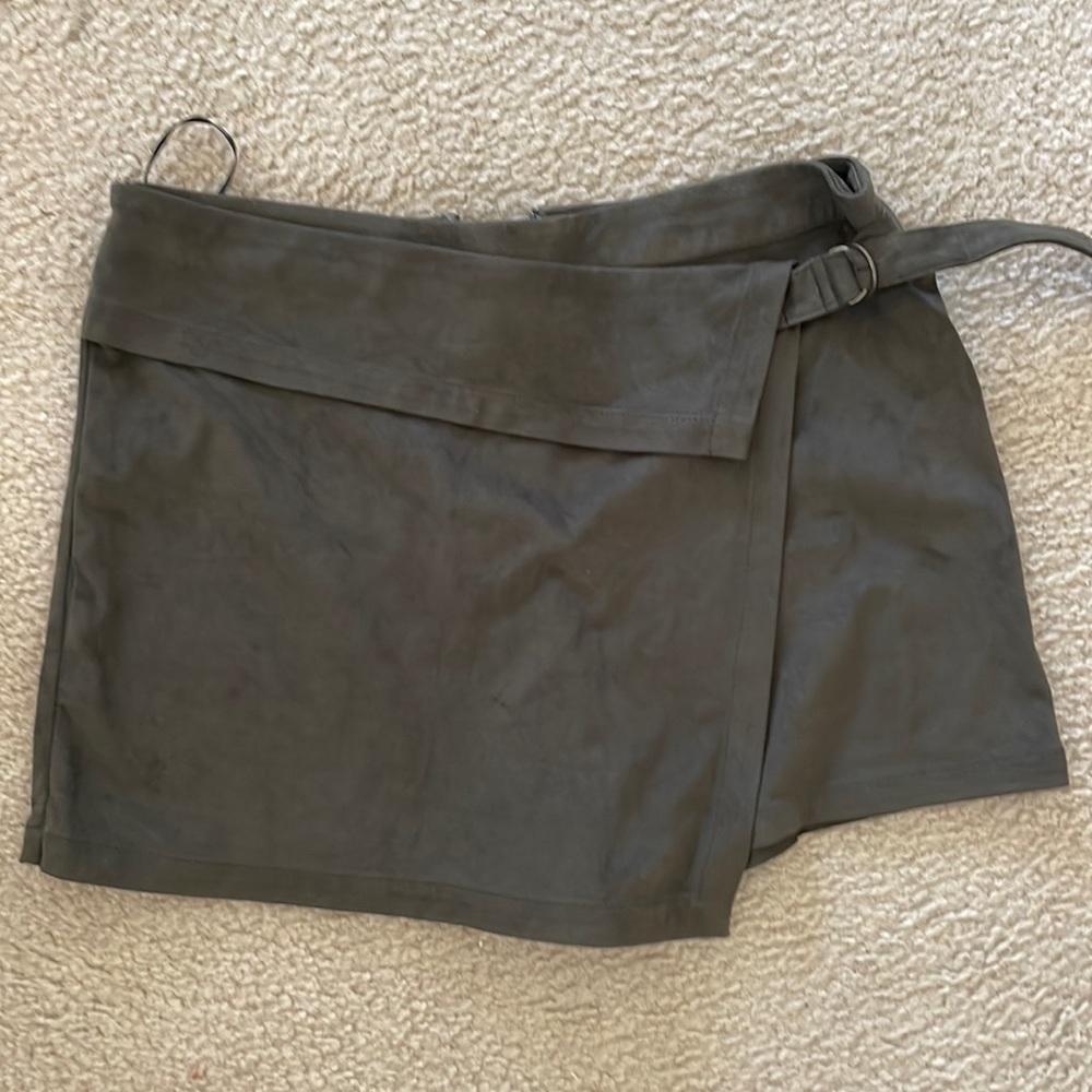 Forever 21 Green Suede Skort
